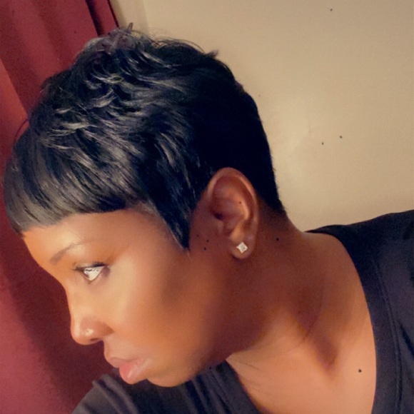 Meet your Posher, Carol - Picture 1 of 1